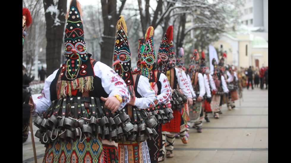 „Сурва” се завърна в Перник