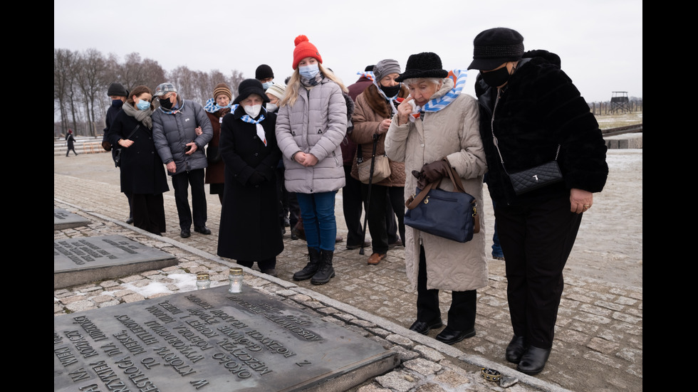 Светът почита жертвите на Холокоста