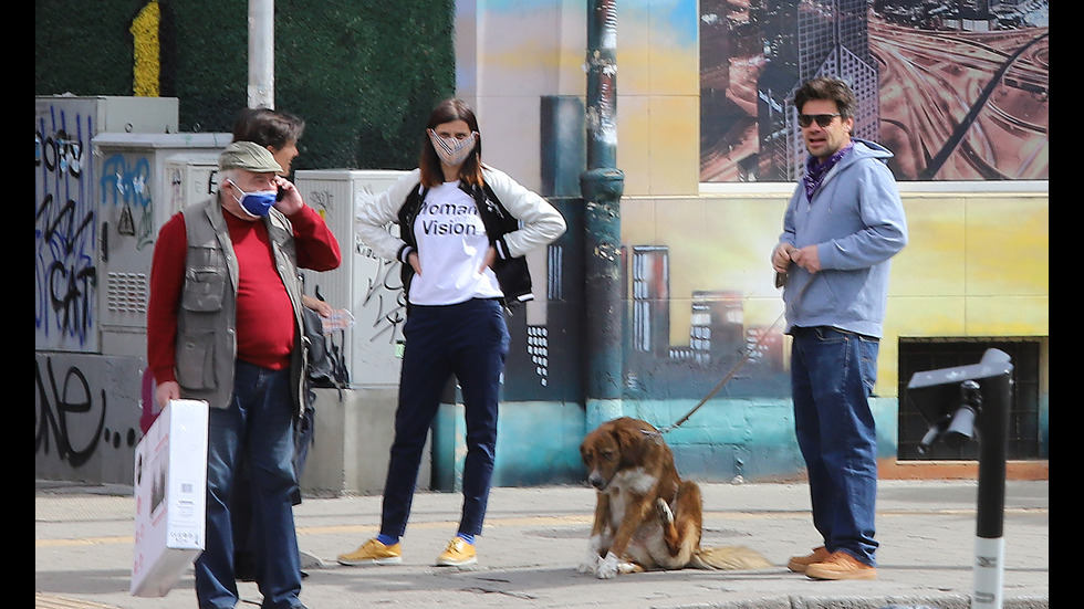 Първи ден без маски на открито