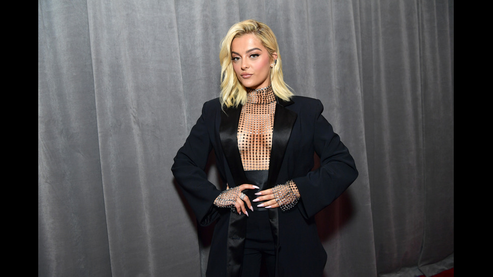 Стил и сексапил завладяха червения килим на наградите „Грами”