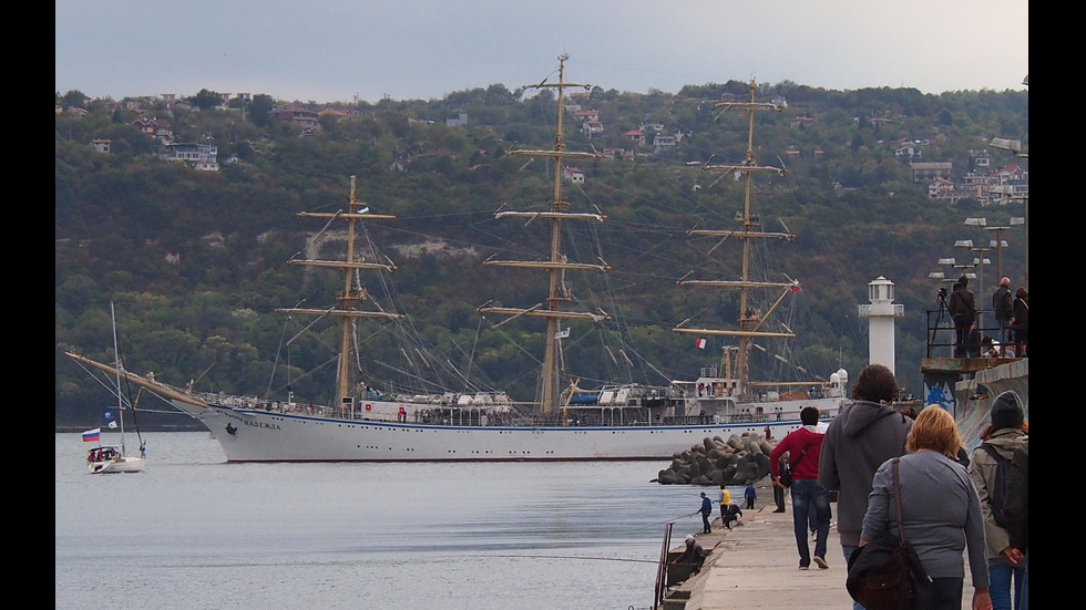 Най-голямата ветроходна регата акостира в Черно море