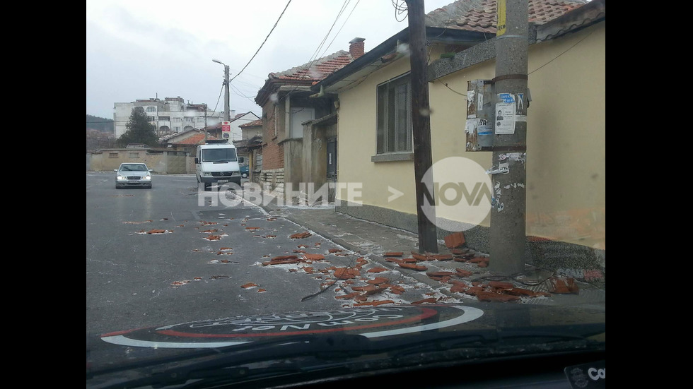Ураганен вятър в Сливен и Бургас