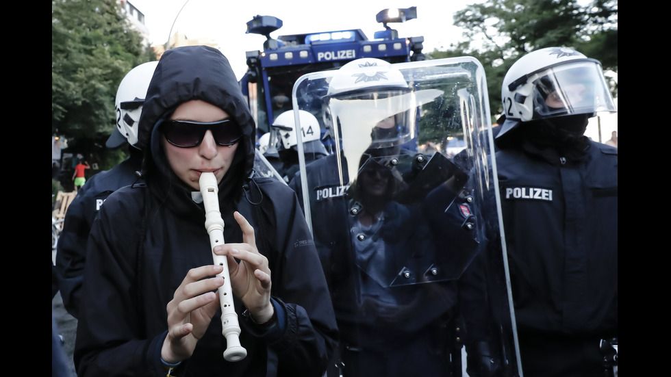 Сблъсъци между полицията и протестиращи срещу Г-20 в Хамбург