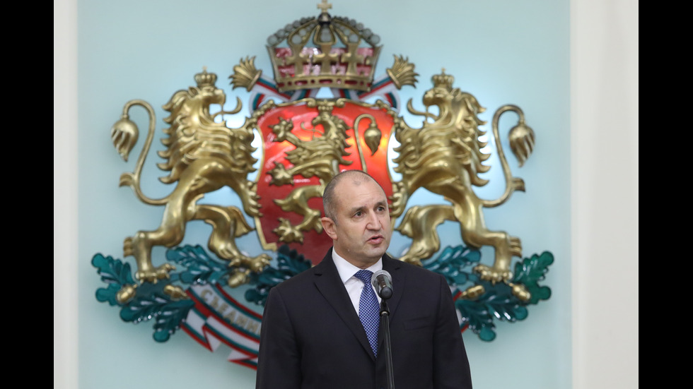 Президентът удостои с държавни отличия огнеборци