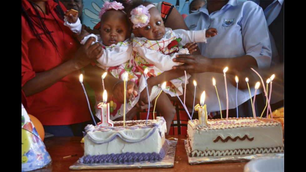 В Кения разделиха сиамски близначки