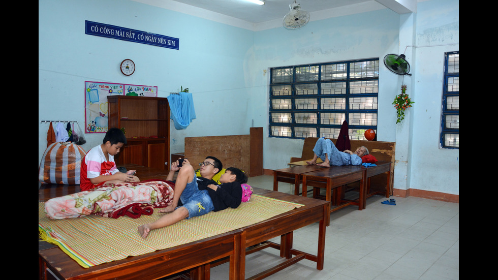 Вечерен час и евакуация във Виетнам заради тайфуна „Нору”