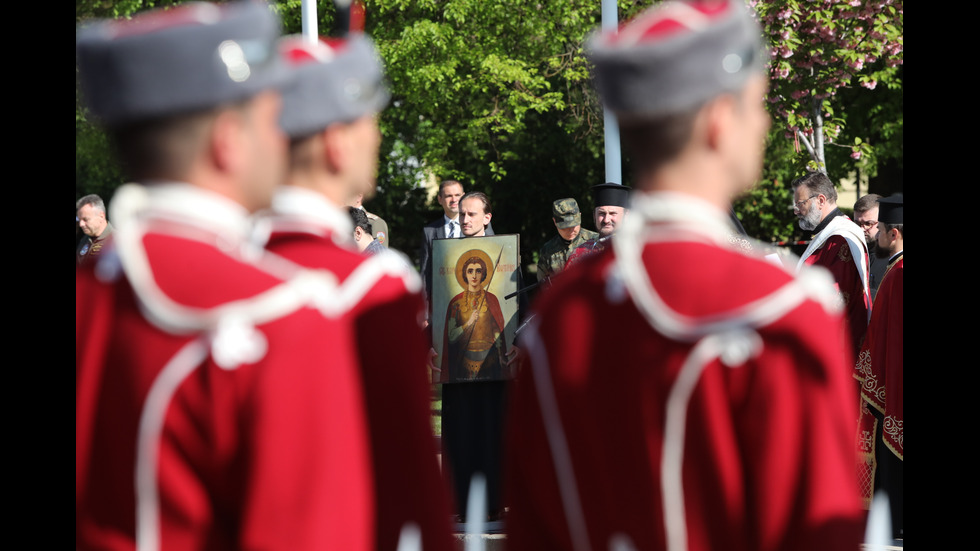 Освещаване на знамената на 6 май