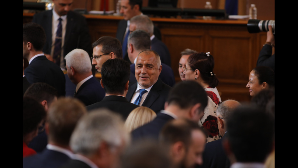 НС гласува кабинета "Денков - Габриел"