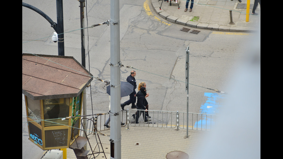 Още снимки от ареста на кметицата на "Младост"