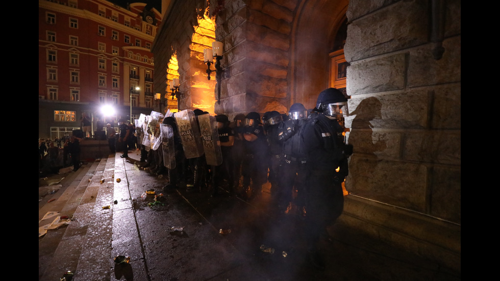 Напрежението на протеста в София ескалира