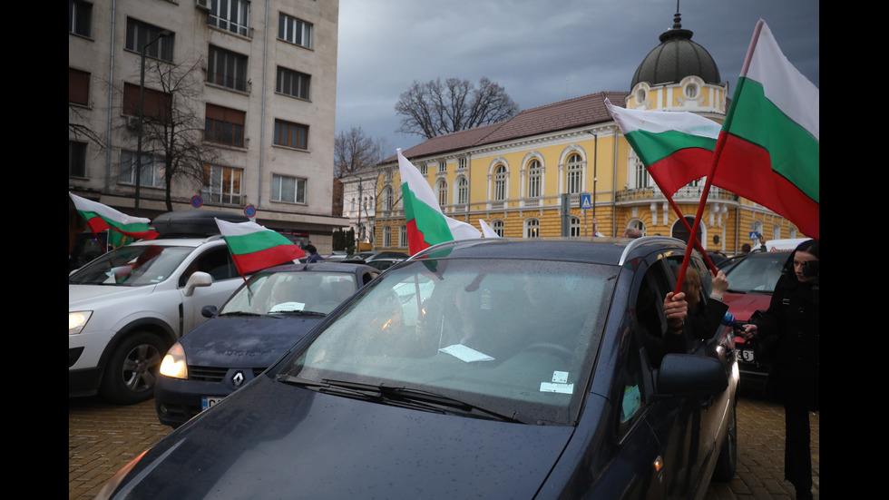 Автопоход на „Величие“: Протест в деня на извънредното заседание на НС