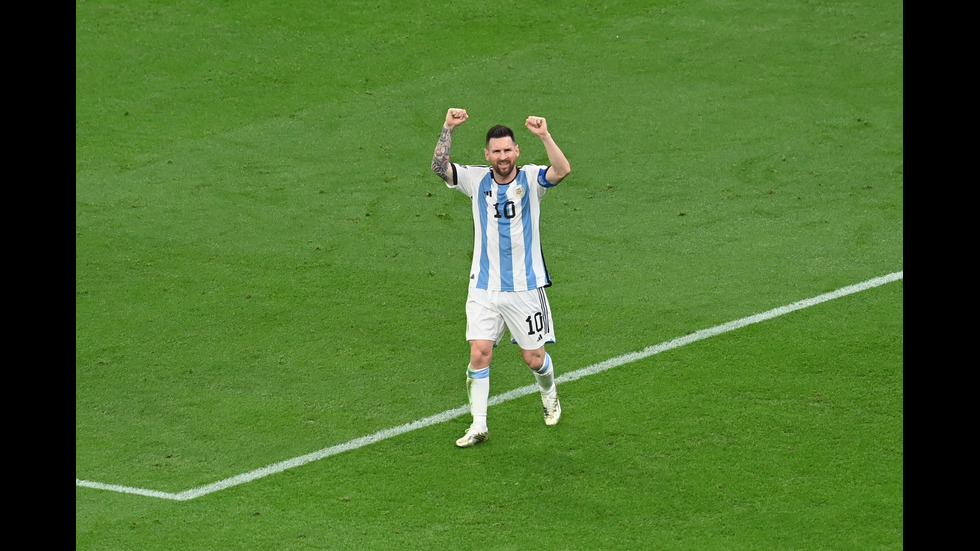 АРЖЕНТИНА ШАМПИОН! Меси вдига световната купа след невиждана драма в Катар