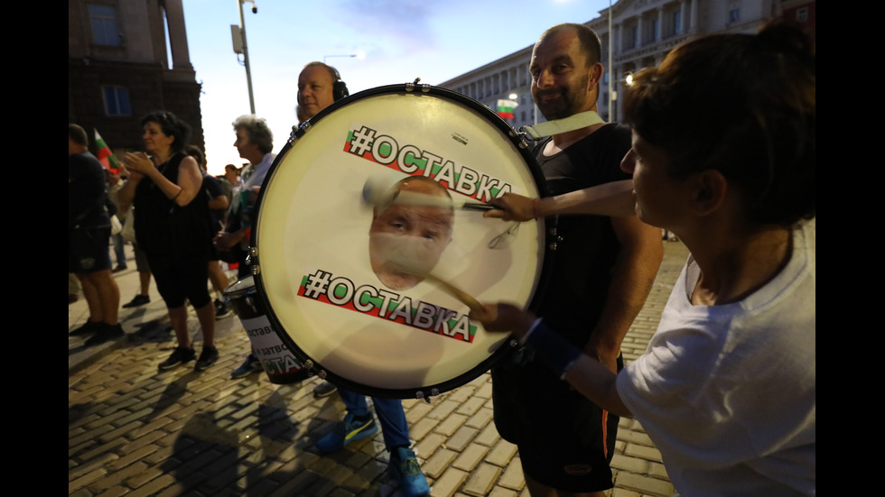 ПРОТЕСТИТЕ: Митинг пред испанското посолство, шествие из София