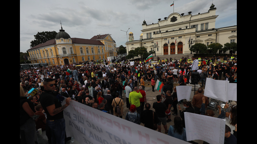 Протестиращи блокираха бул. "Цар Освободител"