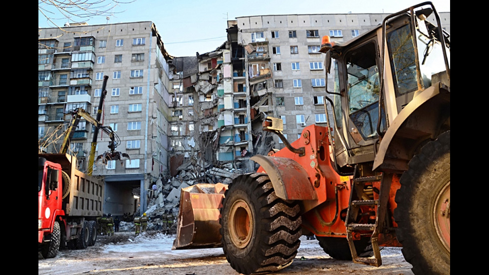 Рухна жилищна сграда в Русия, четирима загинаха