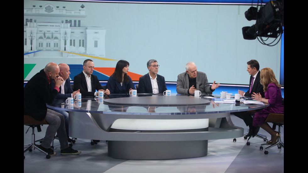 ЗАД КАДЪР: Изборният ден по NOVA В СНИМКИ