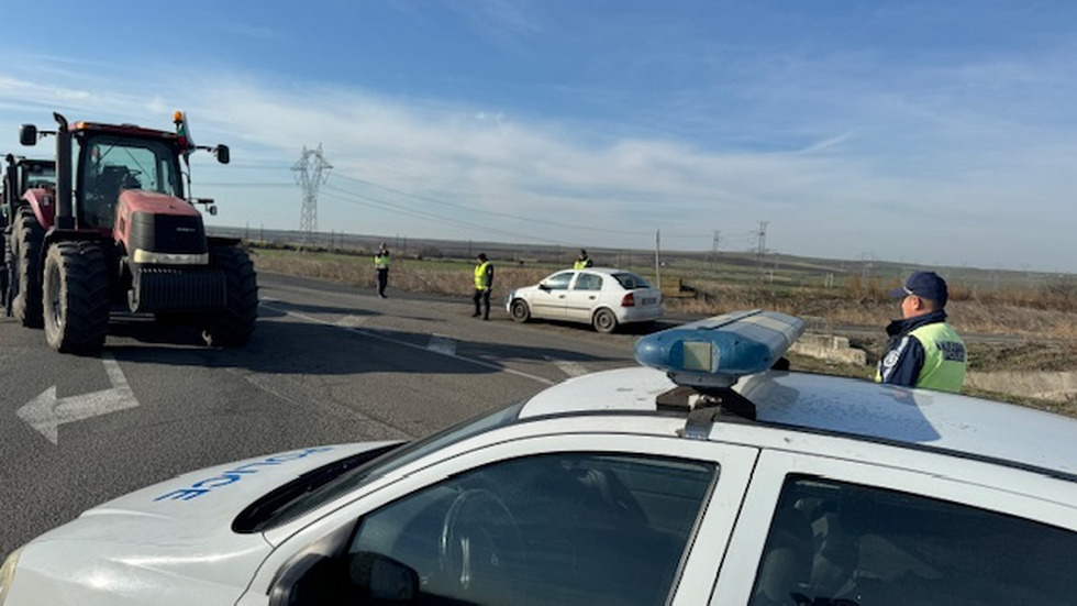 Протестът на земеделците и блокадите на ключови места продължават