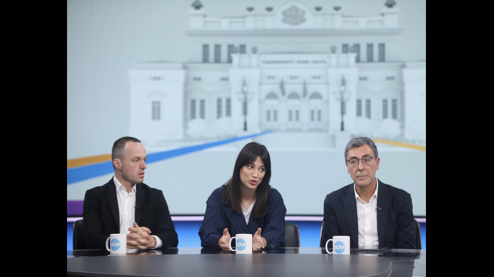 ЗАД КАДЪР: Изборният ден по NOVA В СНИМКИ