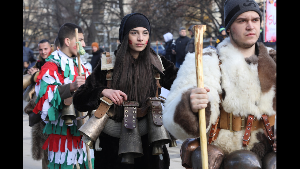 Фестивалът на маскарадните игри "Сурва" в Перник