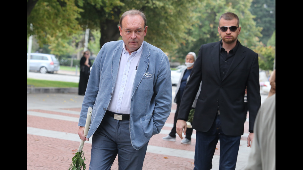 Стотици се сбогуваха с Христо Сираков