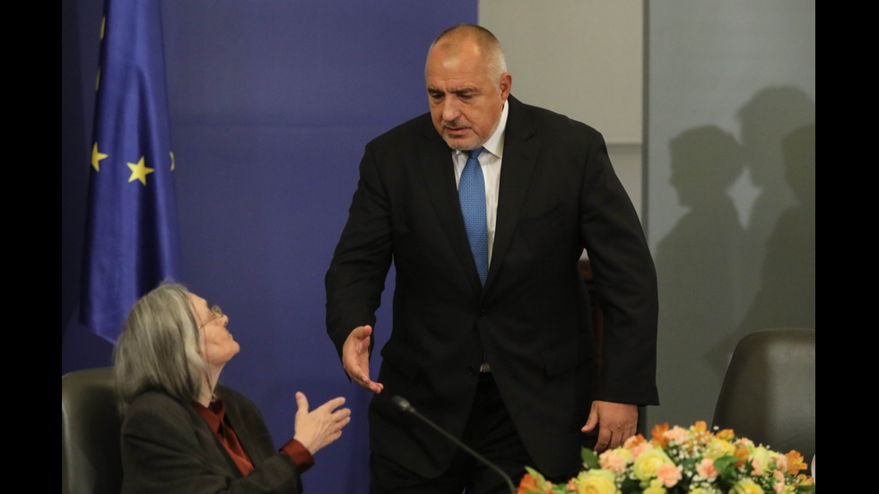 Премиерът връчи награда „Св. Паисий Хилендарски” на режисьора проф. Савова