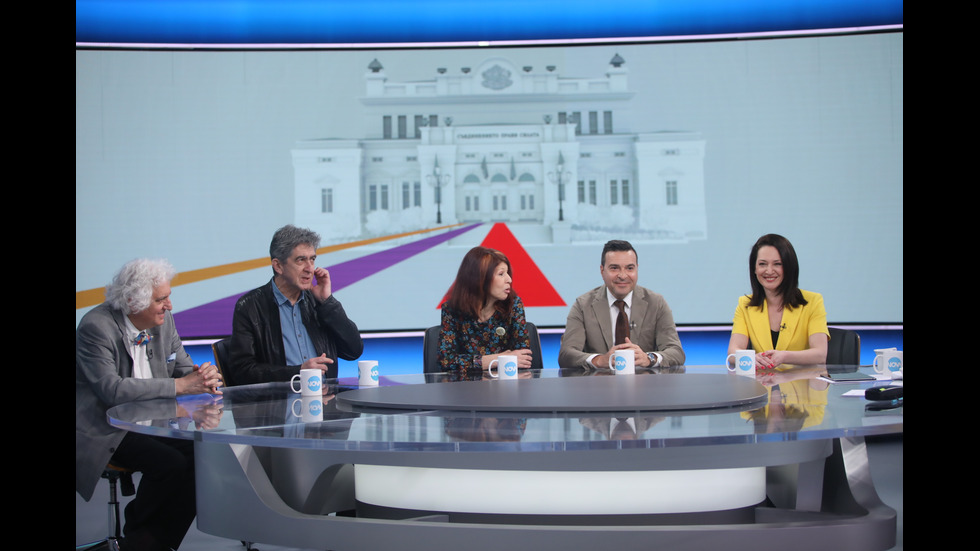 ЗАД КАДЪР: Изборният ден по NOVA В СНИМКИ