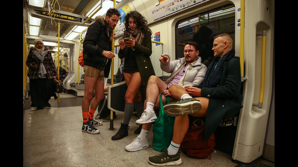 И европейците ходиха без панталони в метрото