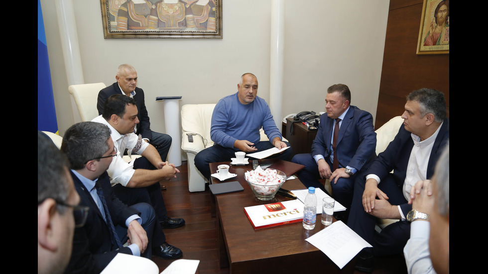 Среща при Борисов за намаляване на спортните произшествия по пътища