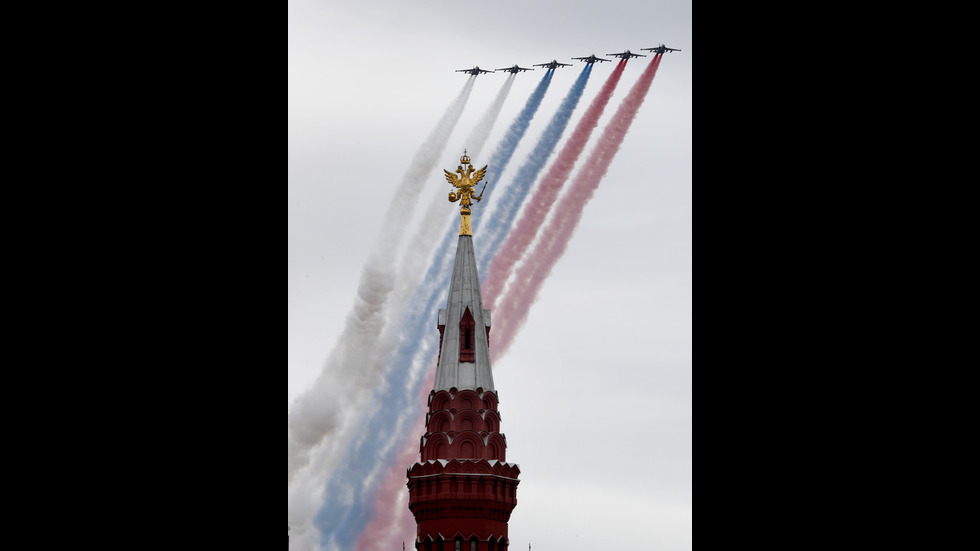 75 ГОДИНИ ОТ ПОБЕДАТА: Москва отбелязва 9 май с въздушна демонстрация