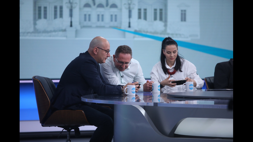 ЗАД КАДЪР: Изборният ден по NOVA В СНИМКИ