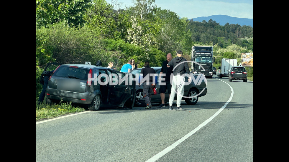 Четирима пострадали в челна катастрофа на Подбалканския път