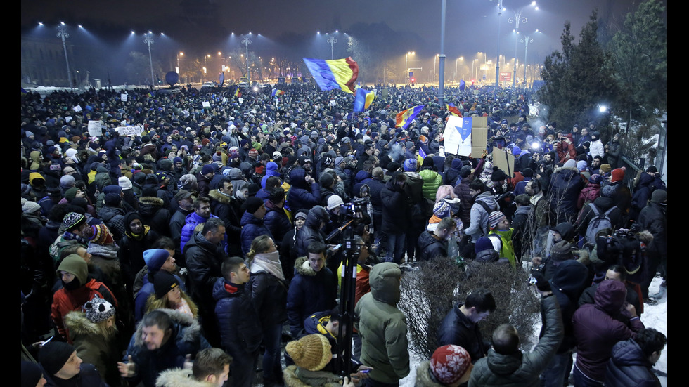 Хиляди протестираха в Букурещ заради спорни промени в Наказателния кодекс