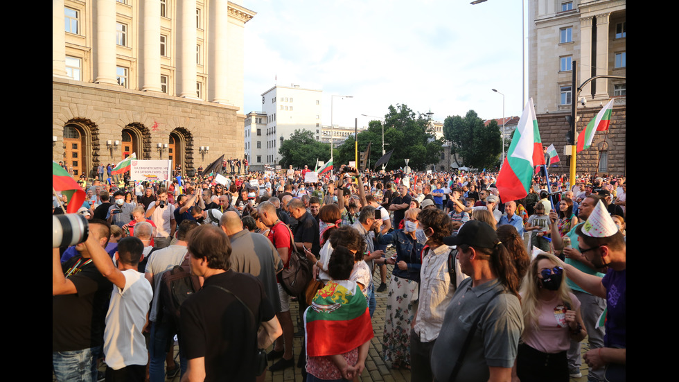 19-и ден на протести срещу властта в страната