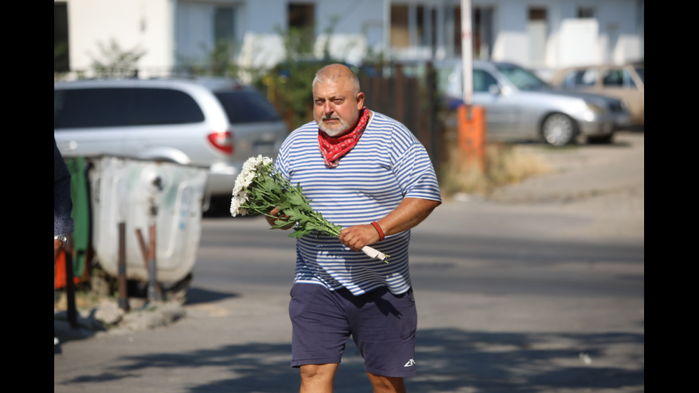 Близки и приятели се прощават с Тодор Славков