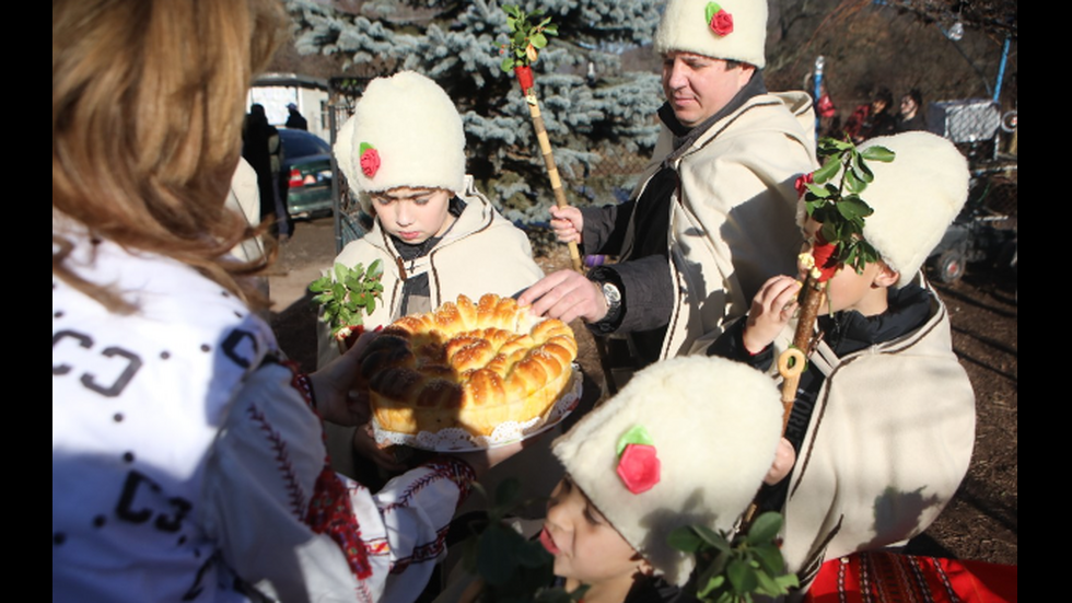 Коледари в Гара Бов