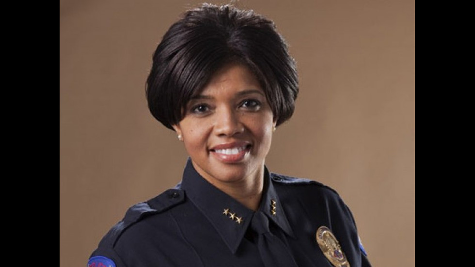 Негритянку полицейский. Fem Police Chief. Williams Police. Denise Hemphill Chief of Police. Female Police America.