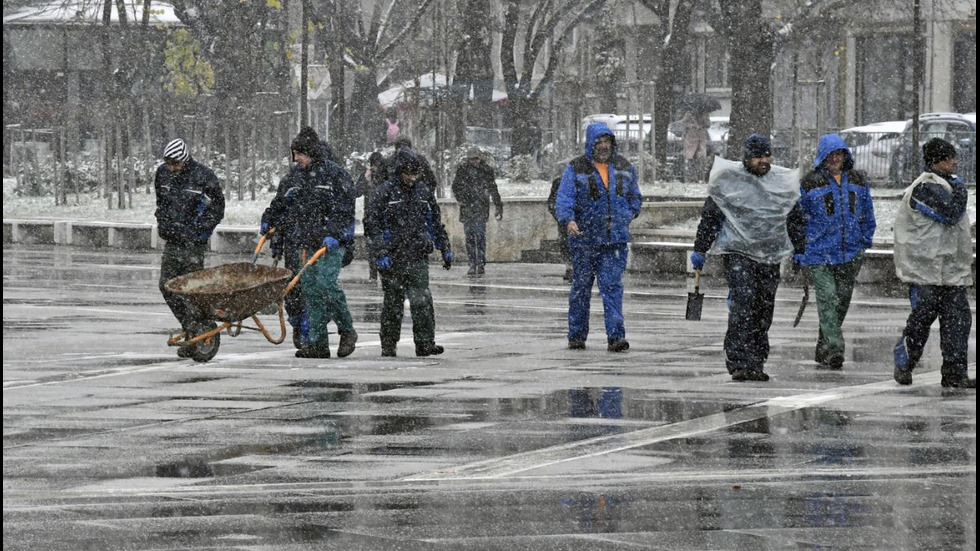 Първи сняг в София