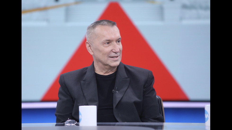 ЗАД КАДЪР: Изборният ден по NOVA В СНИМКИ