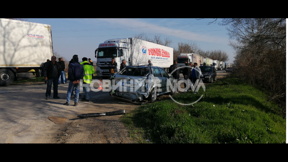 Две коли и тир катастрофираха на пътя Русе-Велико Търново