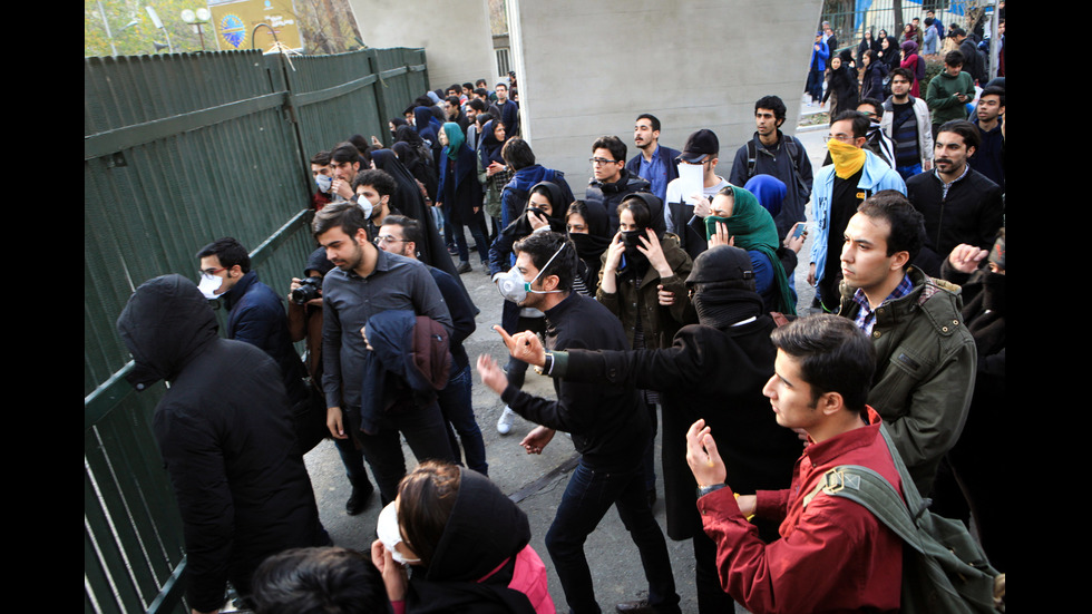 Поредни антиправителствени протести в Иран