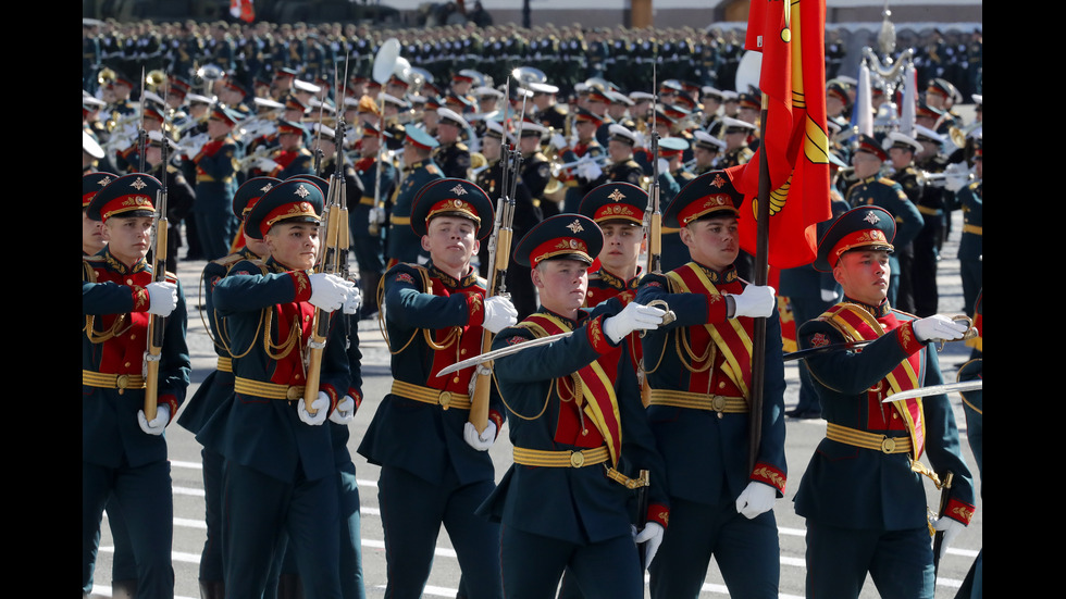 Русия отбелязва Деня на победата