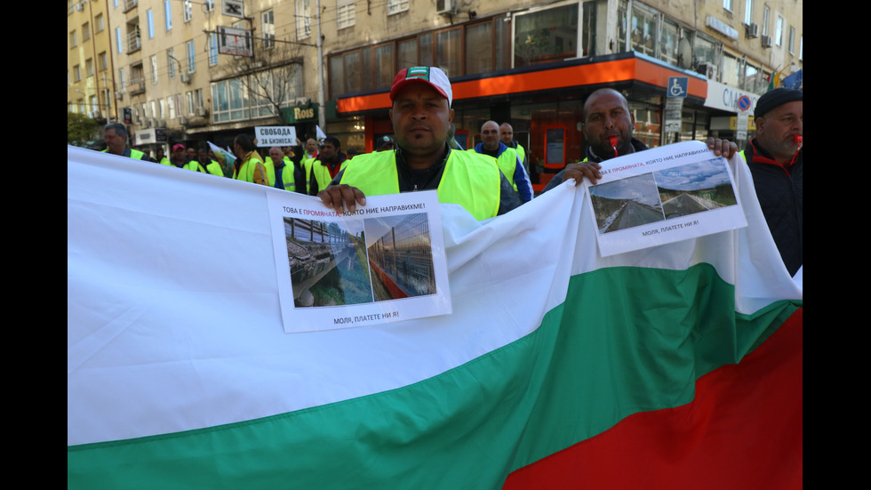 Пътни строители излизат отново на протест