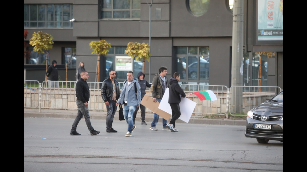 Жители на софийския квартал „Люлин“ на протест