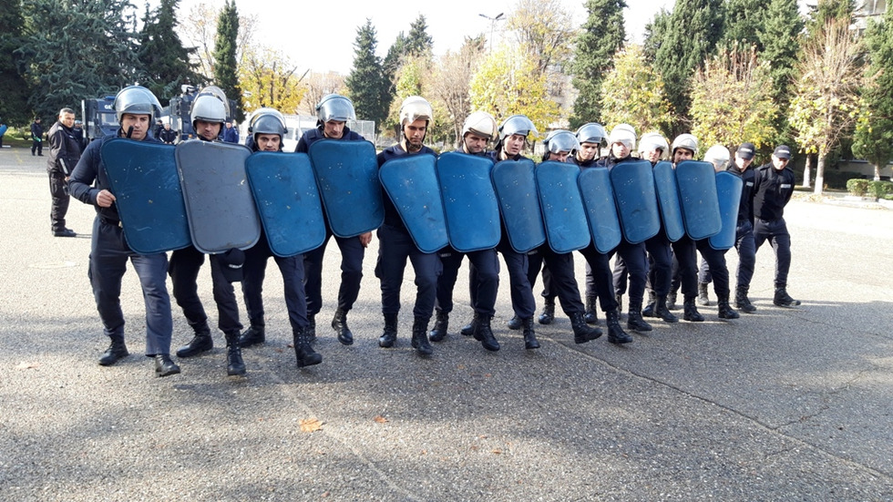Стажант-полицаи от Пазарджик проведоха практическо занятие