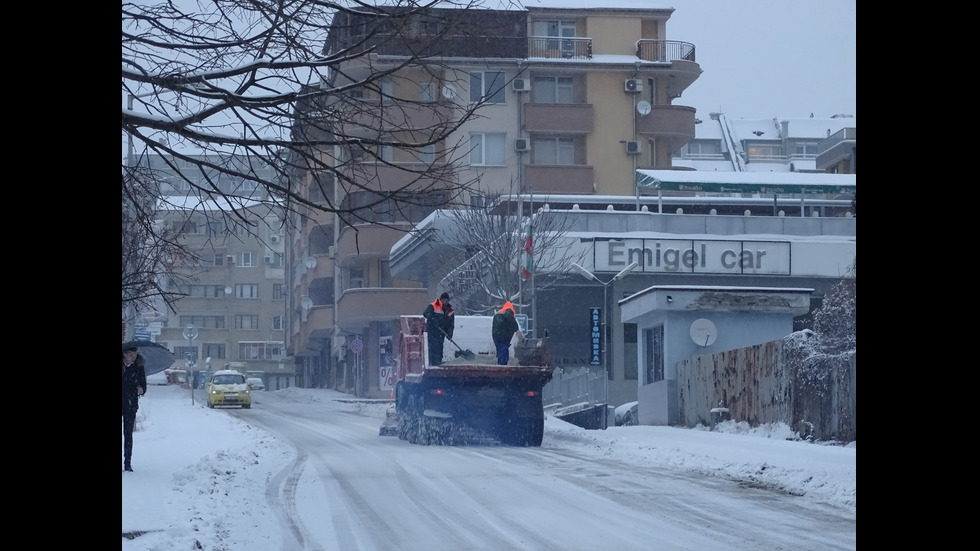 Студ и сняг в цялата страна