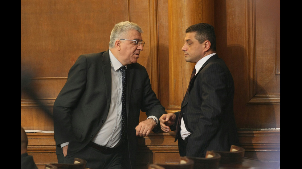 Депутатите отхвърлиха оставката на Главчев
