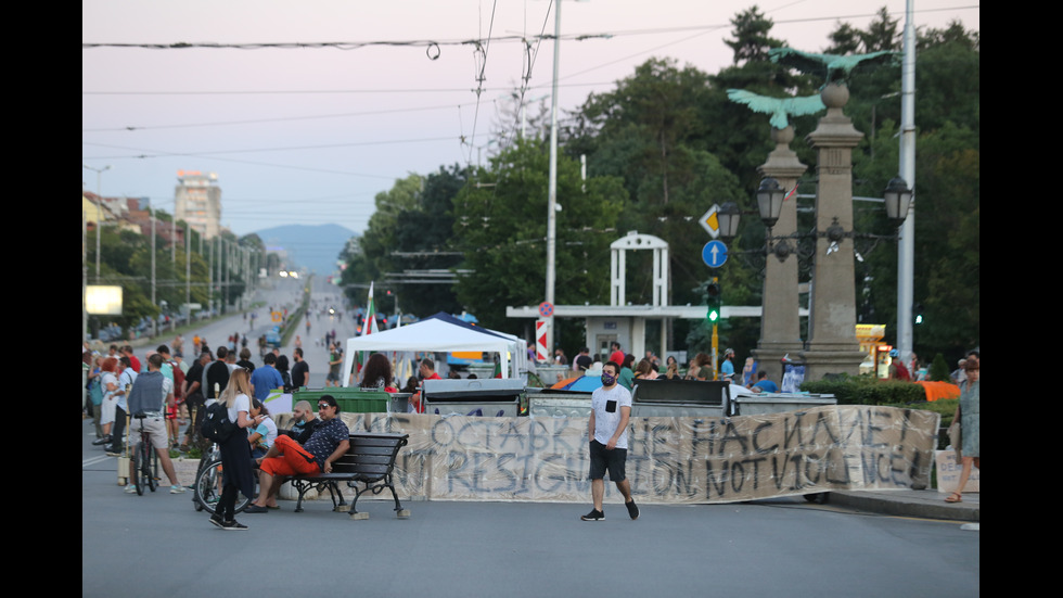 ДЕН 33: Шествията с искане за оставка на кабинета продължават