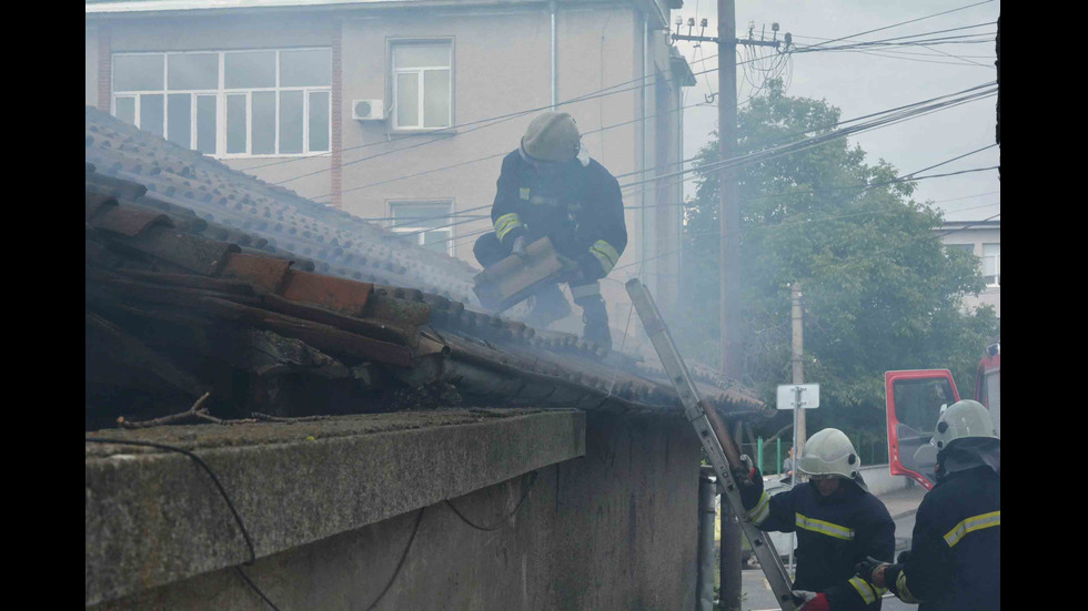 Дете и възрастна жена пострадаха след взрив на газова бутилка