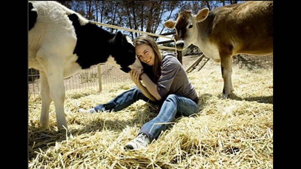 Алиша Силвърстоун се съблече в кампания за защита на животните