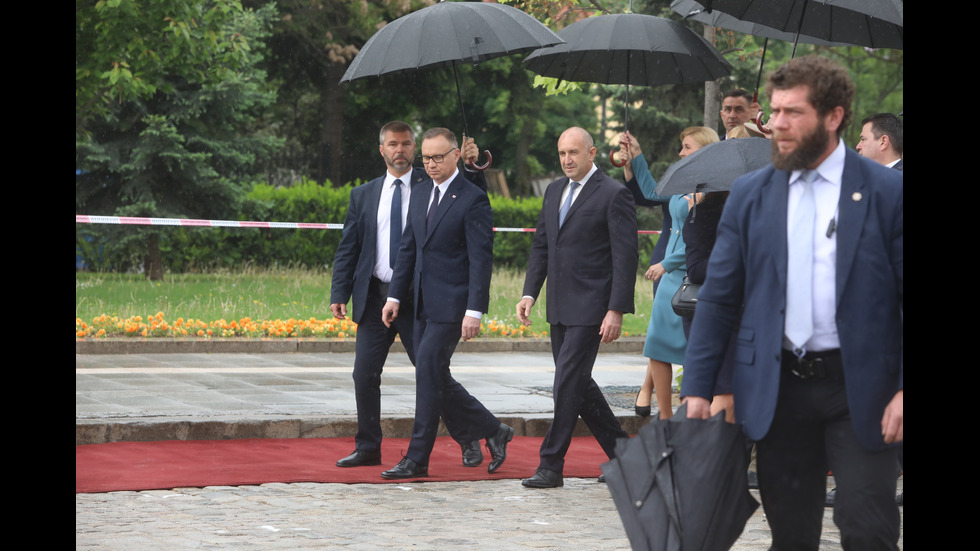 Президентът на Полша пристигна у нас